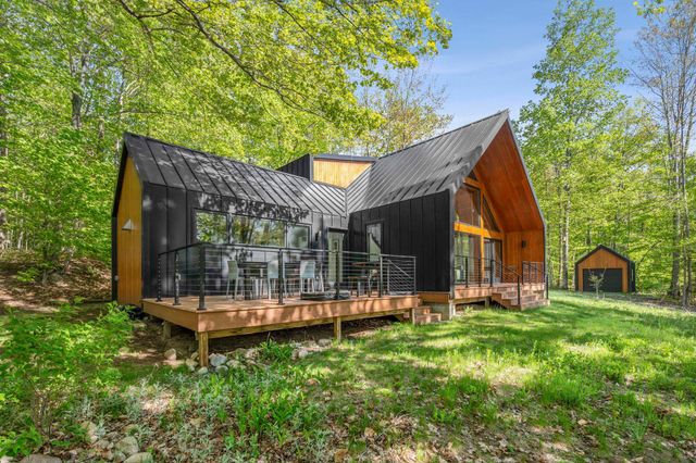 5091 Miles Road, East Jordan, MI 49727