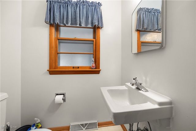 321 Fern Street, South Amherst, OH 44001