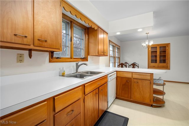 321 Fern Street, South Amherst, OH 44001