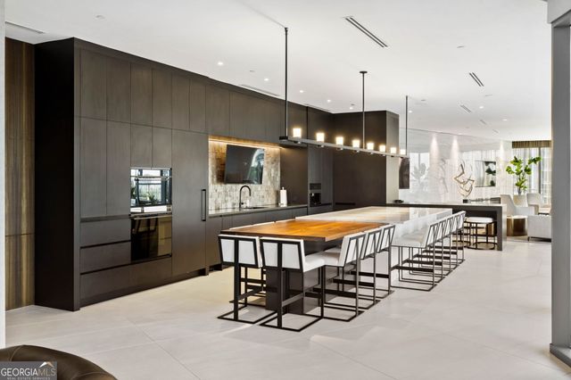 3107 Peachtree Road NE 1504, Atlanta, GA 30305