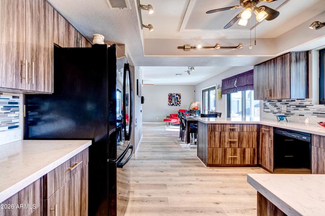 10042 N 28TH Street, Phoenix, AZ 85028