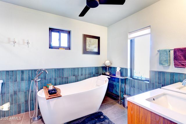 10042 N 28TH Street, Phoenix, AZ 85028