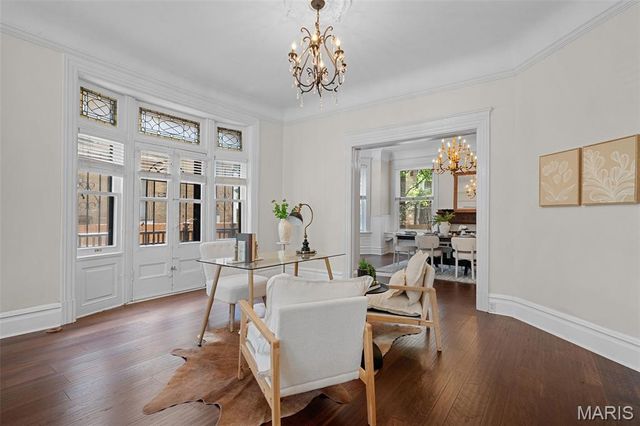 4410 Westminster Place, St Louis, MO 63108