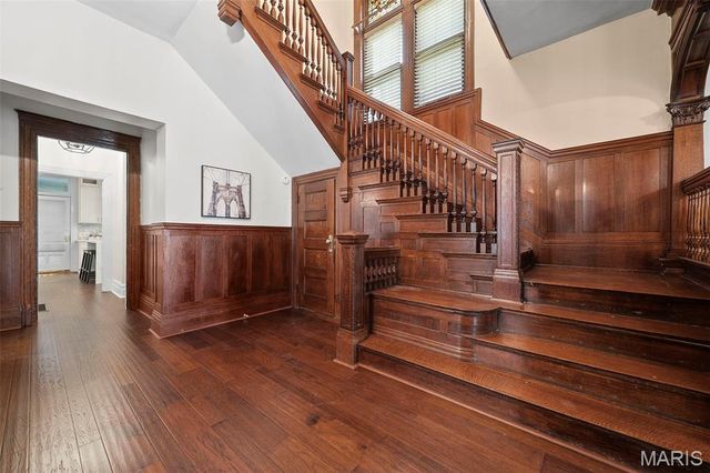 4410 Westminster Place, St Louis, MO 63108