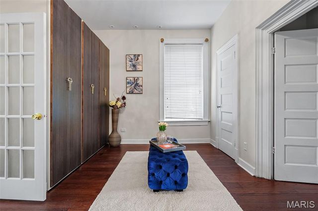 4410 Westminster Place, St Louis, MO 63108