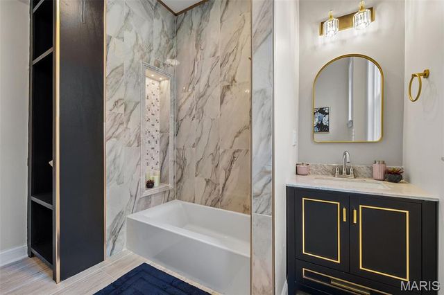 4410 Westminster Place, St Louis, MO 63108