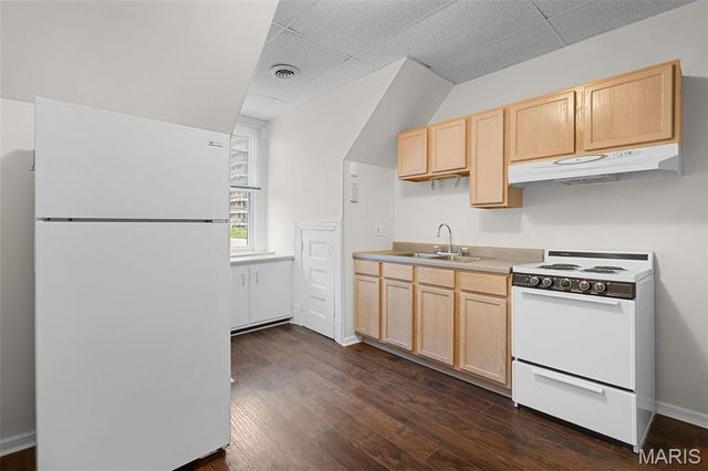 4410 Westminster Place, St Louis, MO 63108