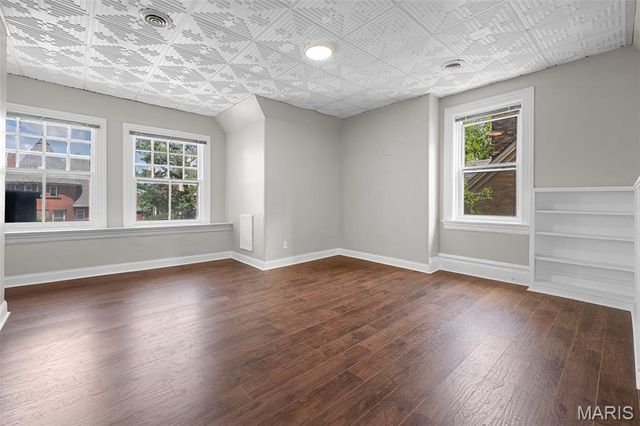 4410 Westminster Place, St Louis, MO 63108