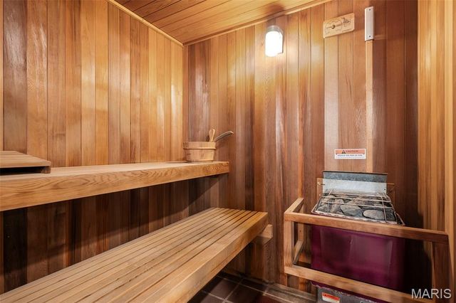 4410 Westminster Place, St Louis, MO 63108