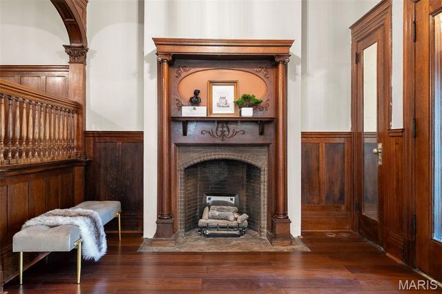 4410 Westminster Place, St Louis, MO 63108