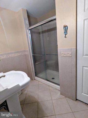 6 JOHN WITHERSPOON BLDG, Turnersville, NJ 08012