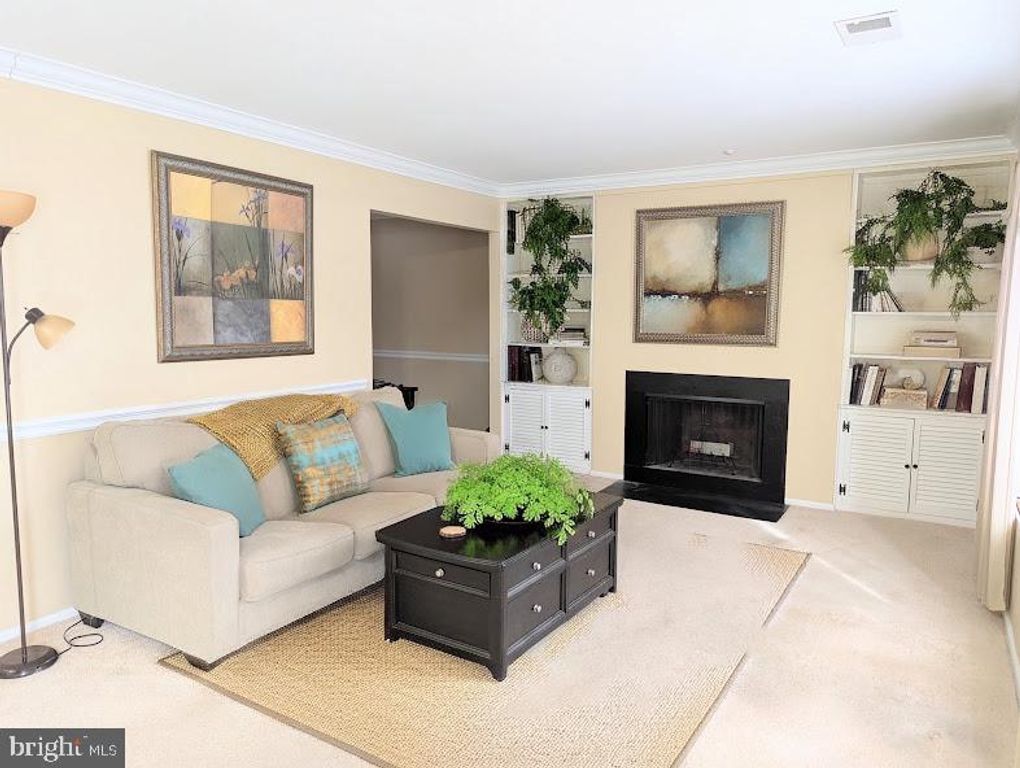 Image 2 of property listing at 6 JOHN WITHERSPOON BLDG, Turnersville, NJ 08012