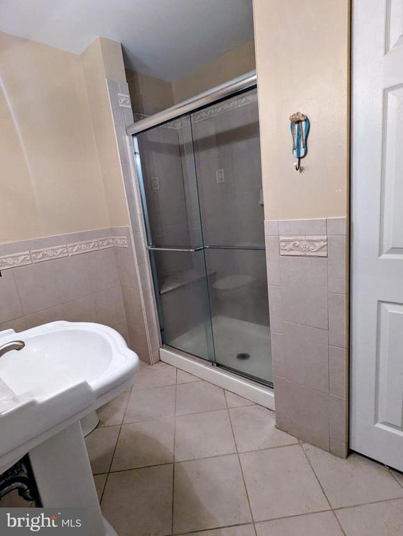 Image 8 of property listing at 6 JOHN WITHERSPOON BLDG, Turnersville, NJ 08012