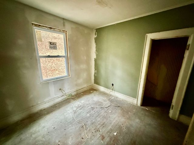 1598 Kilby Street, Charleston, WV 25311