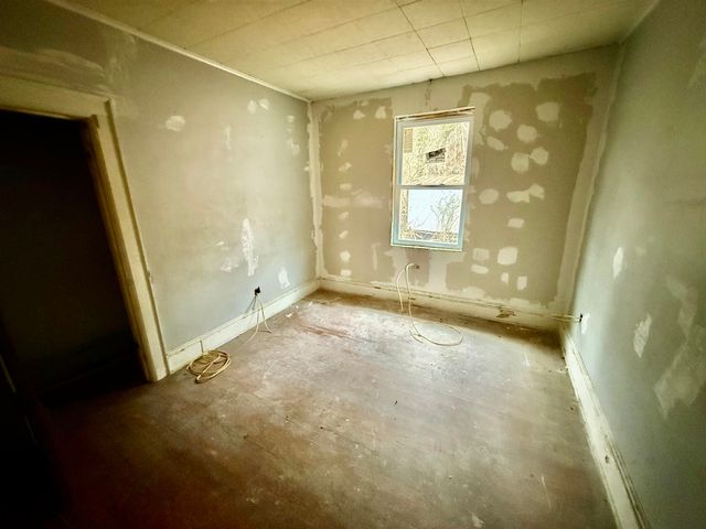 1598 Kilby Street, Charleston, WV 25311