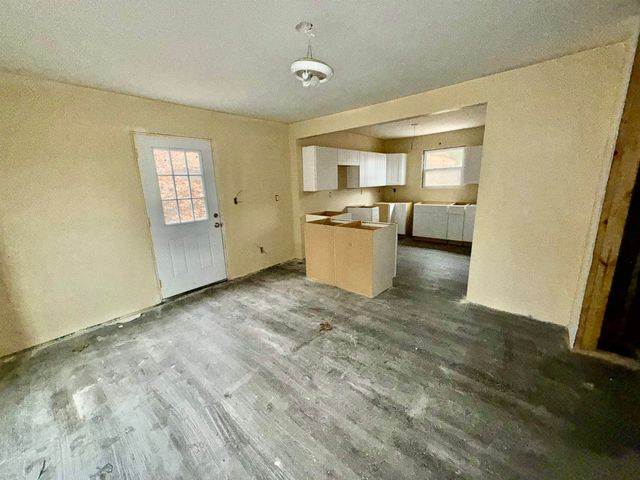 1598 Kilby Street, Charleston, WV 25311