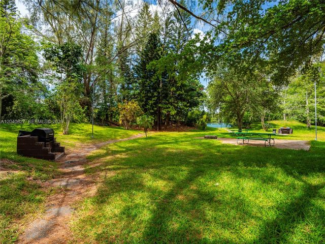 3740 Inverrary Dr 3N, Lauderhill, FL 33319