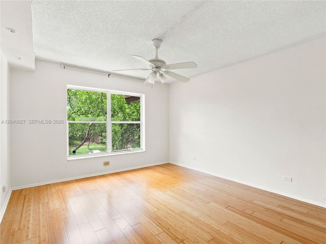 3740 Inverrary Dr 3N, Lauderhill, FL 33319