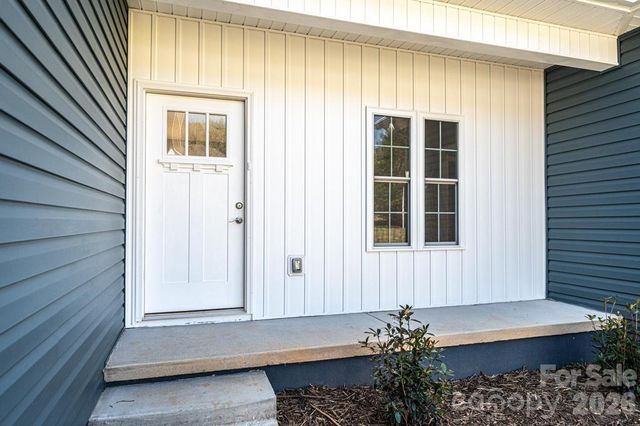 1314 39th Street Circle SW, Hickory, NC 28602
