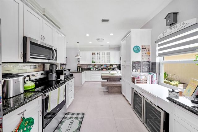 4152 Sapphire Ter, Weston, FL 33331