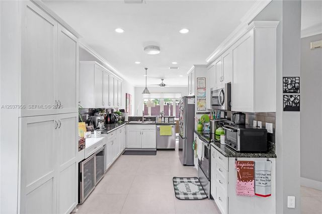 4152 Sapphire Ter, Weston, FL 33331