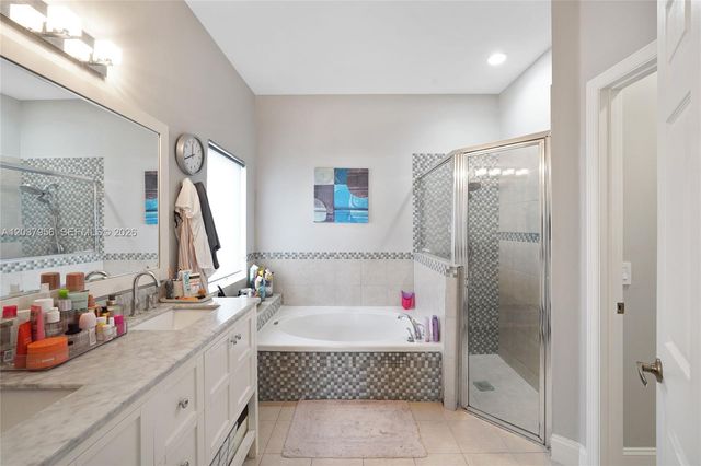 4152 Sapphire Ter, Weston, FL 33331