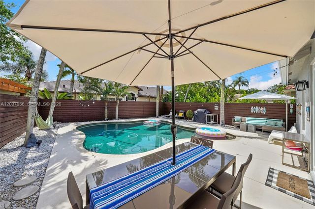 4152 Sapphire Ter, Weston, FL 33331