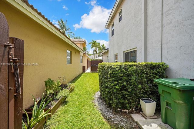 4152 Sapphire Ter, Weston, FL 33331