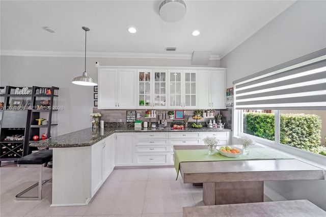 4152 Sapphire Ter, Weston, FL 33331