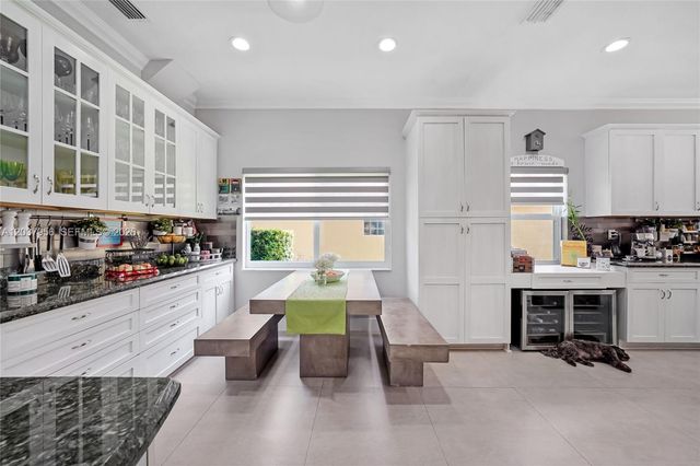 4152 Sapphire Ter, Weston, FL 33331