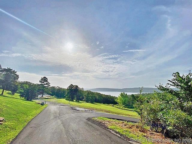 36140 S Magnolia Lane, Park Hill, OK 74451