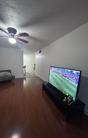 7300 NW 17th Street 121, Plantation, FL 33313