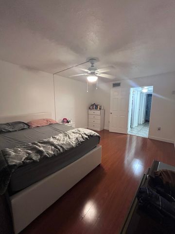 7300 NW 17th Street 121, Plantation, FL 33313