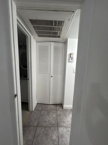 7300 NW 17th Street 121, Plantation, FL 33313