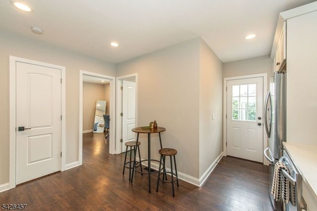 40 Bent St, Roxbury Twp., NJ 07847