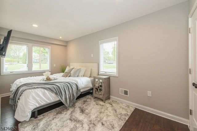 40 Bent St, Roxbury Twp., NJ 07847