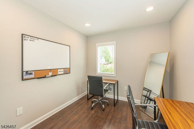 40 Bent St, Roxbury Twp., NJ 07847