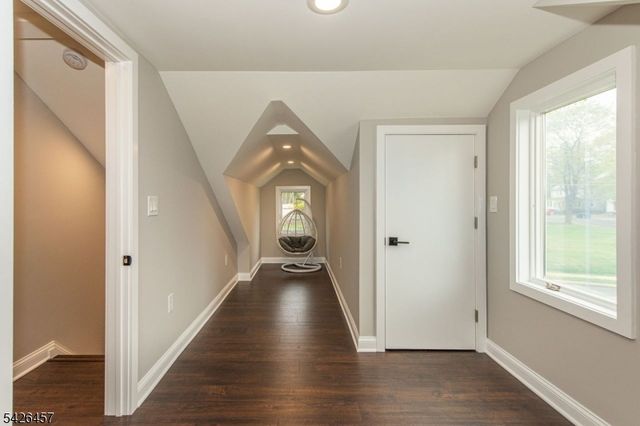 40 Bent St, Roxbury Twp., NJ 07847