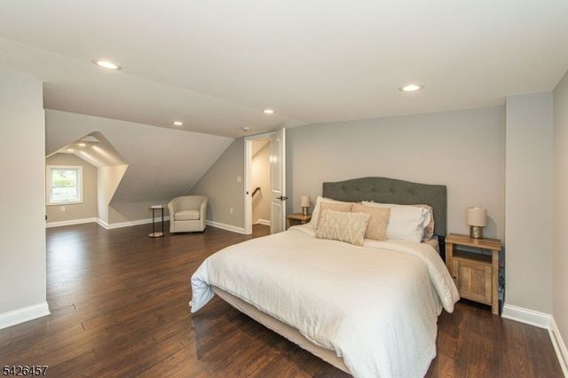 40 Bent St, Roxbury Twp., NJ 07847