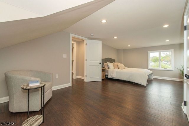 40 Bent St, Roxbury Twp., NJ 07847