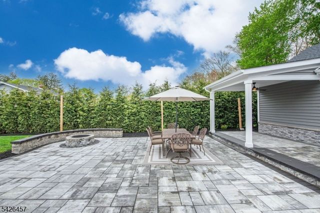 40 Bent St, Roxbury Twp., NJ 07847