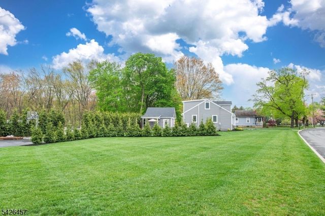 40 Bent St, Roxbury Twp., NJ 07847