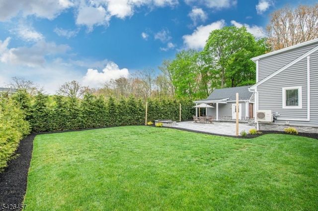 40 Bent St, Roxbury Twp., NJ 07847