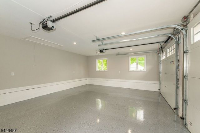 40 Bent St, Roxbury Twp., NJ 07847