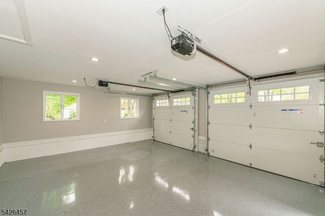 40 Bent St, Roxbury Twp., NJ 07847