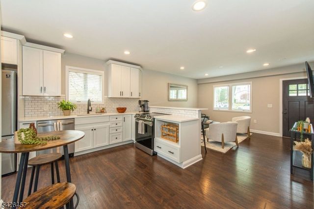 40 Bent St, Roxbury Twp., NJ 07847