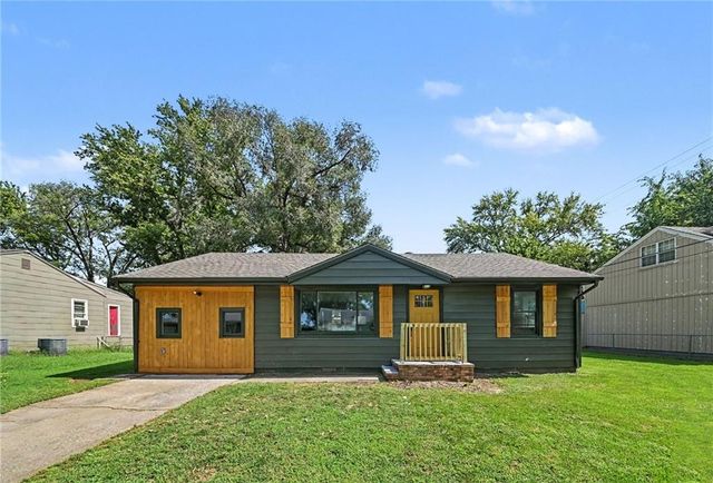 311 N Hudson Street, Buckner, MO 64016
