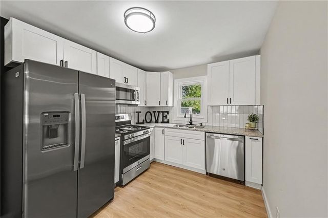 311 N Hudson Street, Buckner, MO 64016