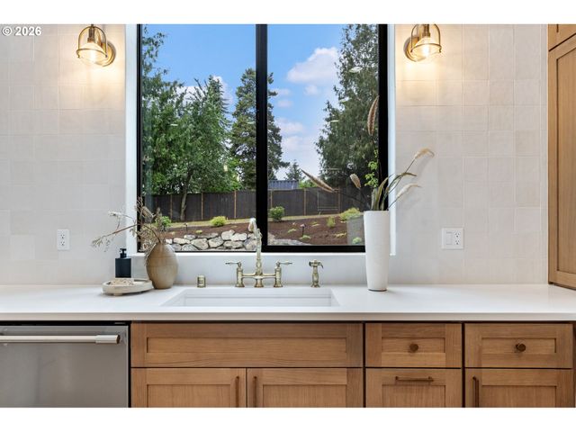 4302 Nw 140TH Way, Vancouver, WA 98685