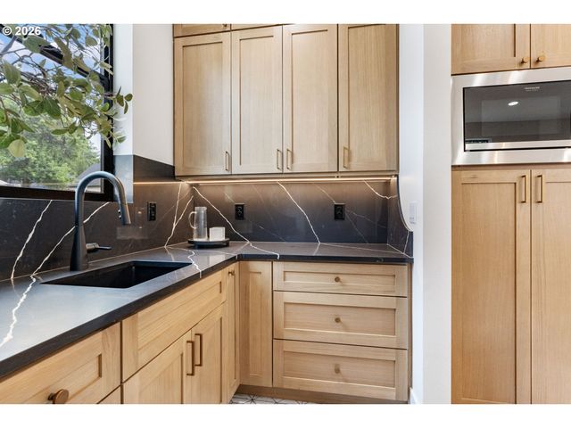 4302 Nw 140TH Way, Vancouver, WA 98685